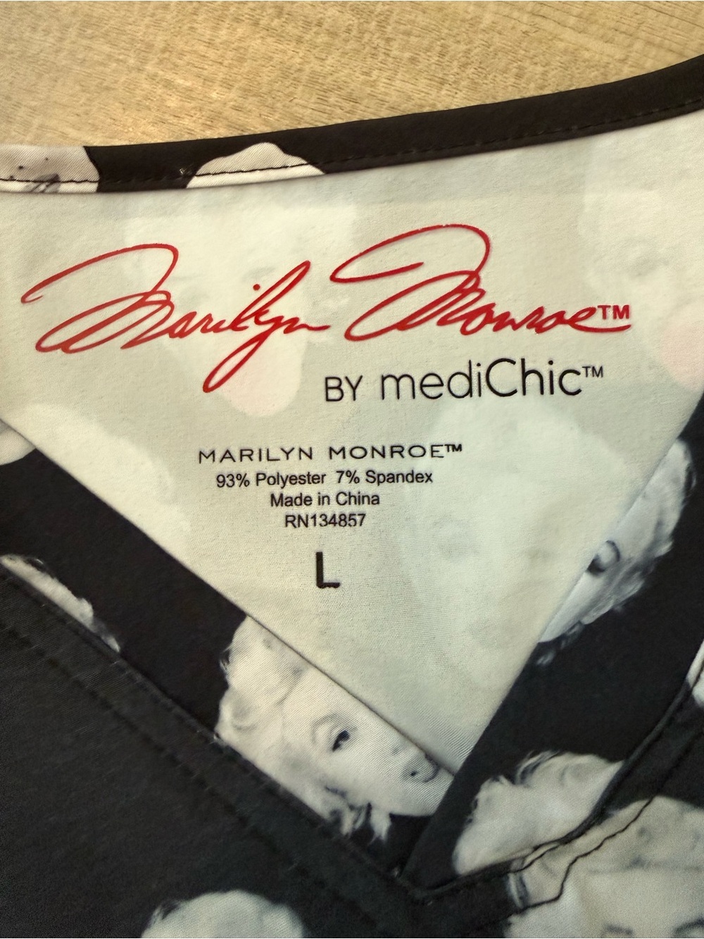 Marilyn Monroe by mediChic Black & White Pink Bubble Gum Print Scrub Top - Picture 3 of 3